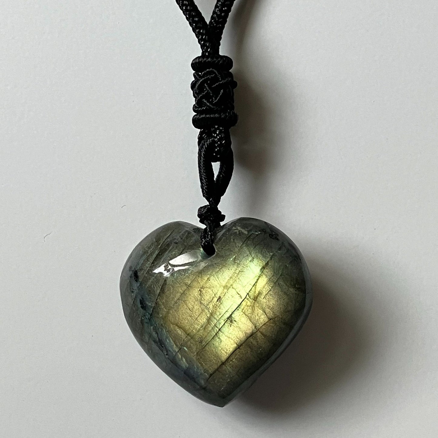 天然ラブラドライト ハートペンダントネックレス｜両面シラー