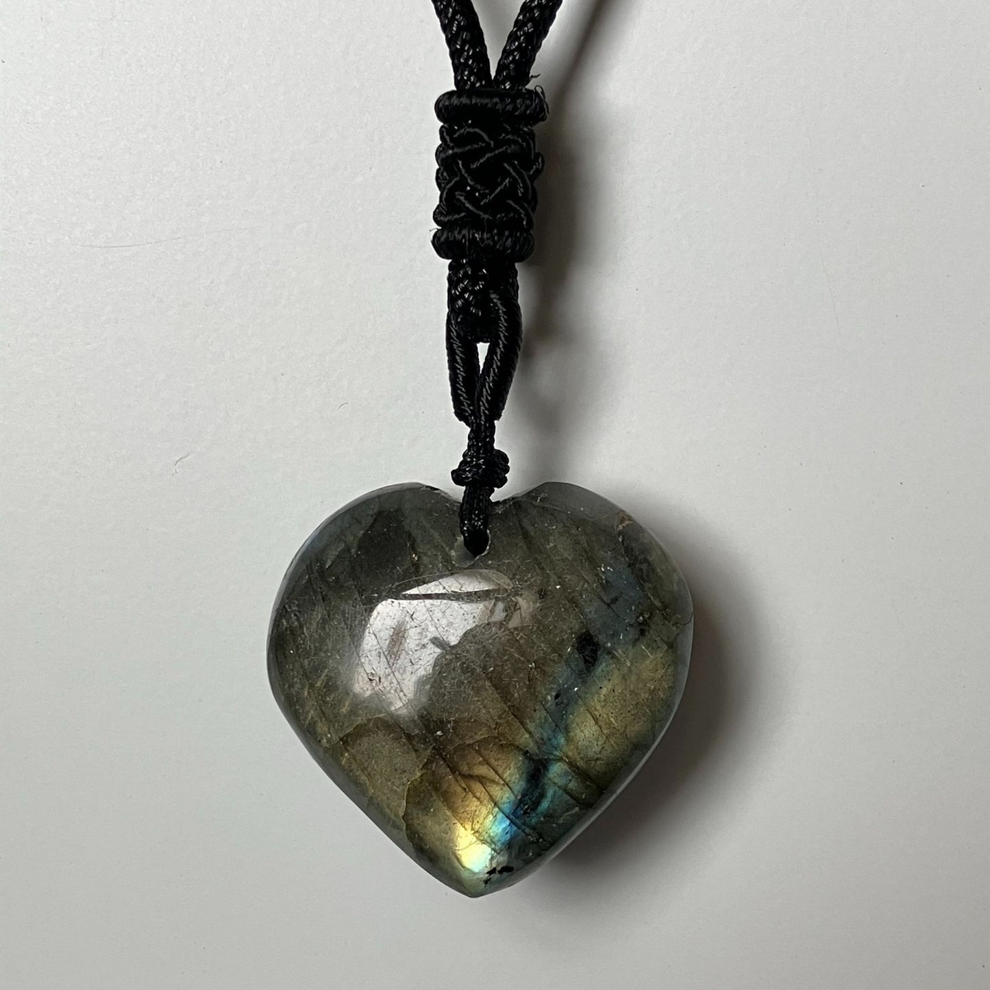天然ラブラドライト ハートペンダントネックレス｜両面シラー