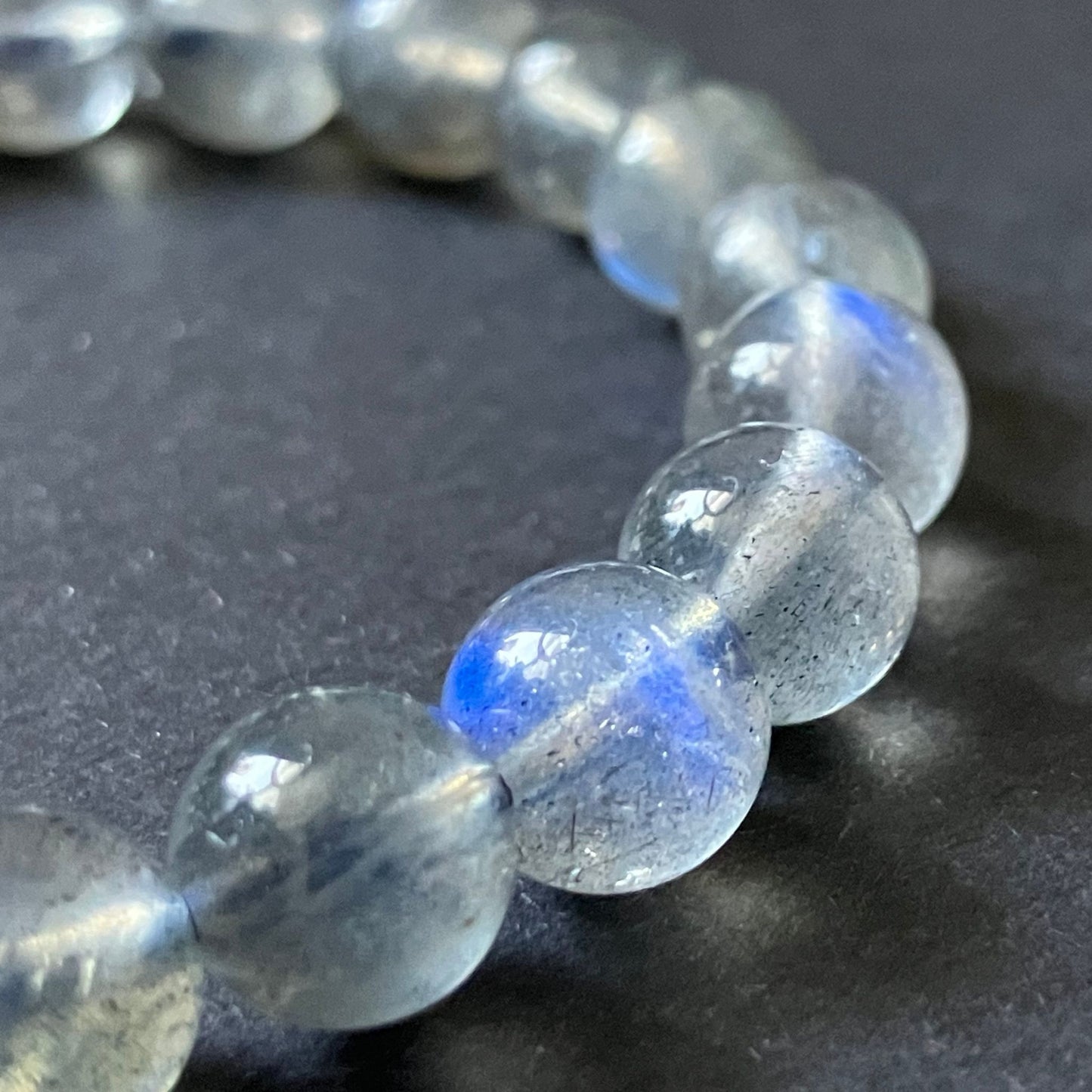スリランカ産 天然ラブラドライトブレスレット（通称 ブルームーンストーン）｜スタンダードクラス・男女兼用・穏やかな月光の輝き