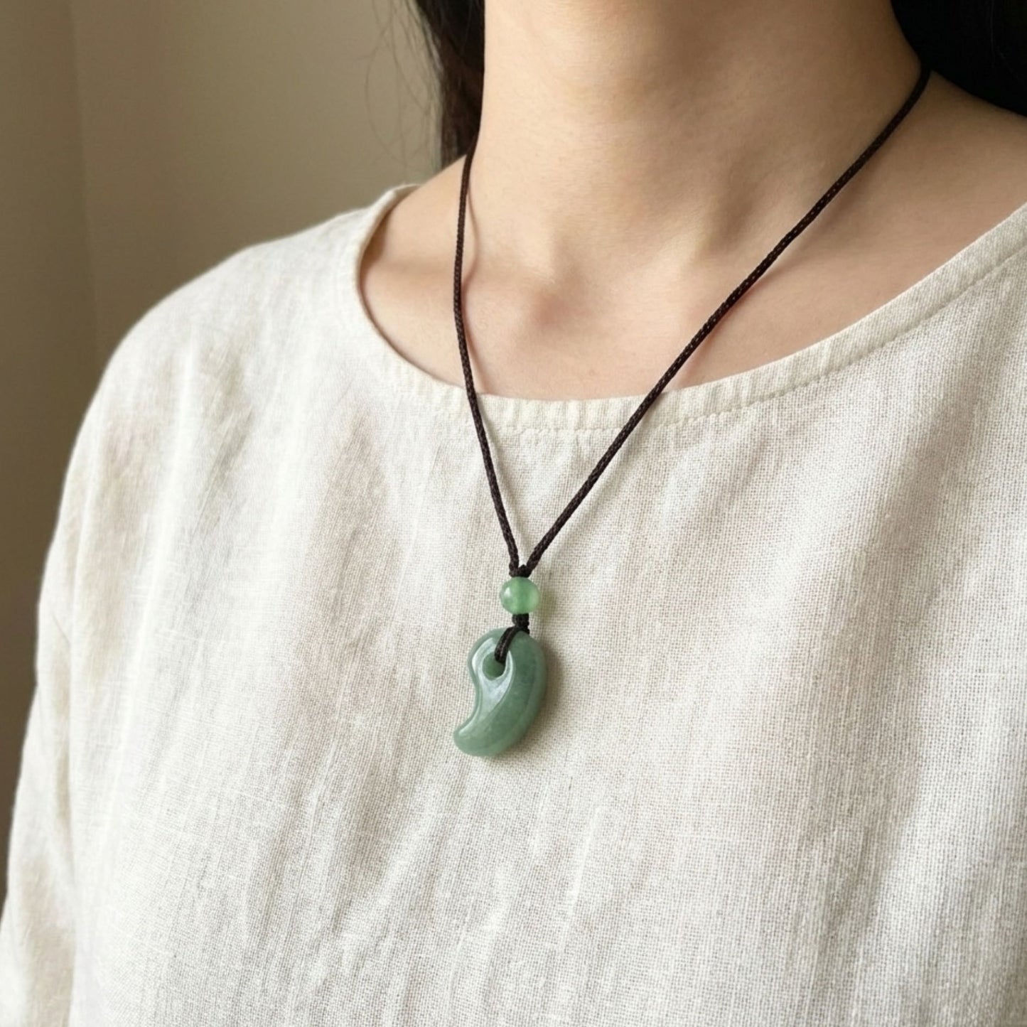 天然無処理 アベンチュリン 勾玉ペンダント｜癒し・お守りアクセサリー